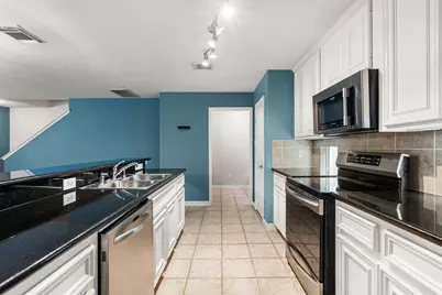1919 Bailey Street, Houston, TX 77006 - Photo 9