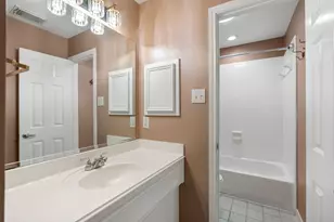 1919 Bailey St, Houston, TX 77006 - Photo 15