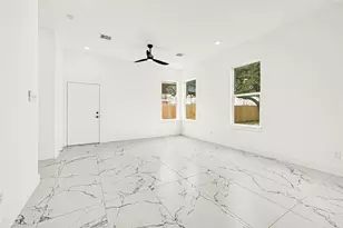 9334 Waller St, Houston, TX 77012 - Photo 5