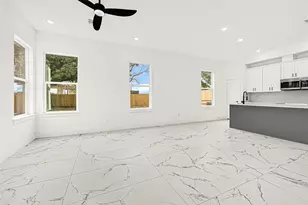 9334 Waller St, Houston, TX 77012 - Photo 3