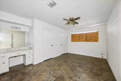 8926 Willow Meadow Drive, Houston, TX 77031 - Photo 13