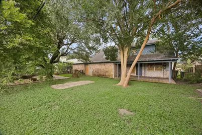 8926 Willow Meadow Drive, Houston, TX 77031 - Photo 5