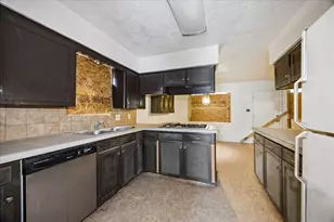8926 Willow Meadow Dr, Houston, TX 77031 - Photo 3