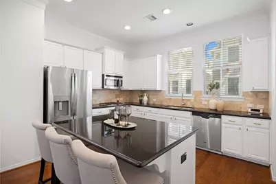 1172 W 17th Street, Houston, TX 77008 - Photo 3