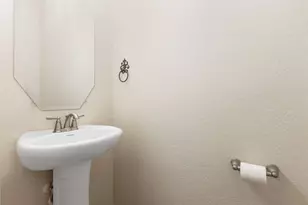 1172 W 17th St, Houston, TX 77008 - Photo 15