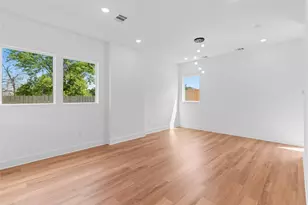 6186 Eastland St, Houston, TX 77028 - Photo 33