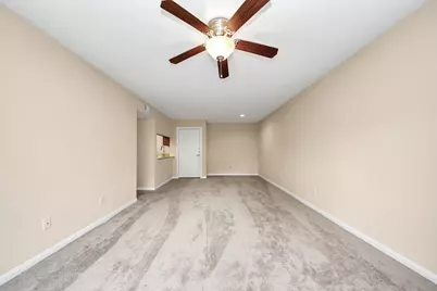 8415 Hearth Drive, Houston, TX 77054 - Photo 9