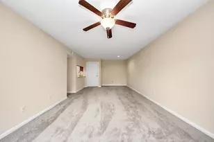 8415 Hearth Dr, Houston, TX 77054 - Photo 9