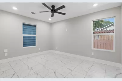 105 Opal Court, Houston, TX 77009 - Photo 13