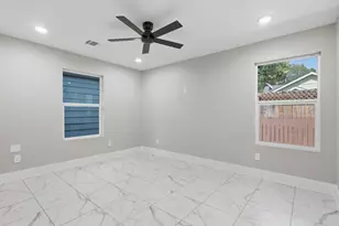 105 Opal Ct, Houston, TX 77009 - Photo 13
