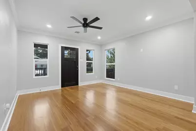 105 Opal Court, Houston, TX 77009 - Photo 5