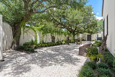 5641 Holly Springs Drive, Houston, TX 77056 - Photo 39
