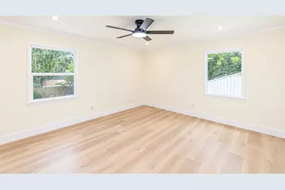 10610 Overbrook Lane, Houston, TX 77042 - Photo 21