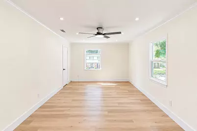 10610 Overbrook Lane, Houston, TX 77042 - Photo 27