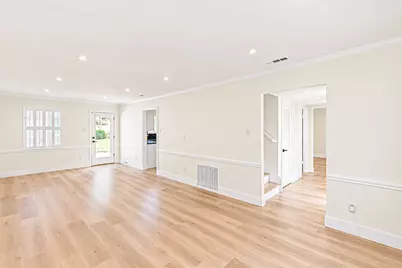 10610 Overbrook Lane, Houston, TX 77042 - Photo 5
