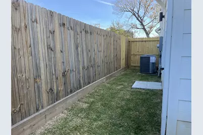 2424 Freeman Street, Houston, TX 77009 - Photo 13