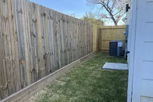 2424 Freeman St, Houston, TX 77009 - Photo 13