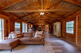 706 Crooked Creek Dr, Sheridan, TX 77475 - Photo 7