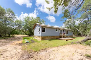 706 Crooked Creek Dr, Sheridan, TX 77475 - Photo 31