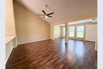 643 E Country Grove Circle, Pearland, TX 77584 - Photo 9