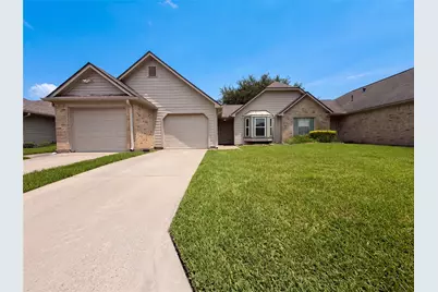643 E Country Grove Circle, Pearland, TX 77584 - Photo 1