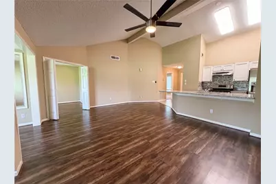 643 E Country Grove Circle, Pearland, TX 77584 - Photo 3