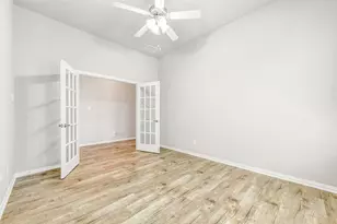 2413 Village Azalea Dr, Texas City, TX 77568 - Photo 15