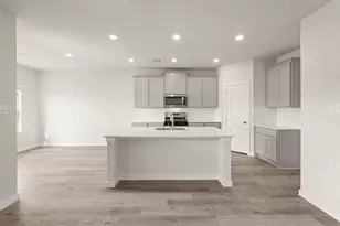 102 Water Grass Trl, Clute, TX 77531 - Photo 3