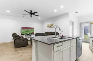 610 Lost Crk Dr, Baytown, TX 77523 - Photo 19