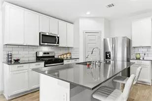 610 Lost Crk Dr, Baytown, TX 77523 - Photo 1