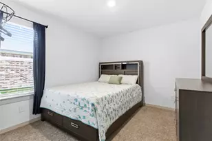 610 Lost Crk Dr, Baytown, TX 77523 - Photo 11