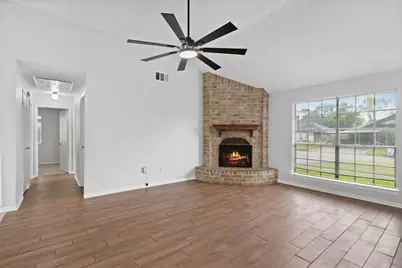 3105 Wood Fox Drive, Alvin, TX 77511 - Photo 3