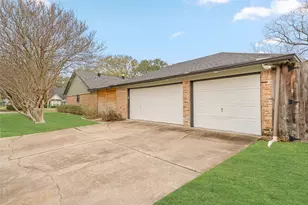 10831 Holly Springs Dr, Houston, TX 77042 - Photo 45