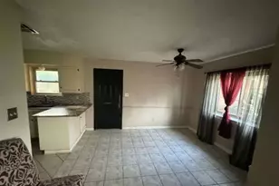 718 Westbury St, West Orange, TX 77630 - Photo 3