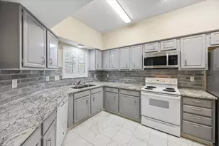 1035 Fountain View Dr, Houston, TX 77057 - Photo 5