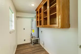 510 Denise St, West Columbia, TX 77486 - Photo 13