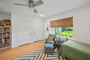 7815 Fairdale Ln, Houston, TX 77063 - Photo 45