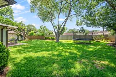 7815 Fairdale Lane, Houston, TX 77063 - Photo 45