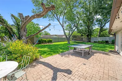 7815 Fairdale Lane, Houston, TX 77063 - Photo 47