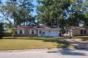 10535 Hollyglen Dr, Houston, TX 77016 - Photo 1