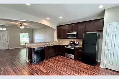 58 Woodland Hills Drive #B, Conroe, TX 77303 - Photo 3