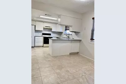 10431 Towne Square Road, Sugar Land, TX 77498 - Photo 5