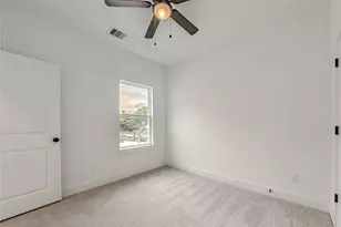 9527 Beckley St, Houston, TX 77088 - Photo 15