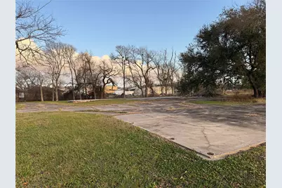 1001 Wilson Road, Clute, TX 77531 - Photo 5