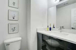 808 Fisher St, Houston, TX 77018 - Photo 9