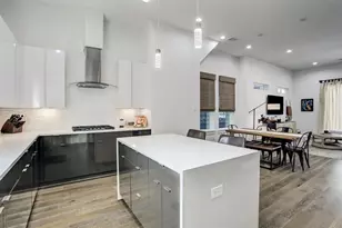 808 Fisher St, Houston, TX 77018 - Photo 11