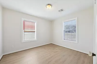 921 E Hill Street, Bellville, TX 77418 - Photo 21