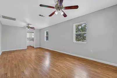 1801 55th Street, Galveston, TX 77551 - Photo 11