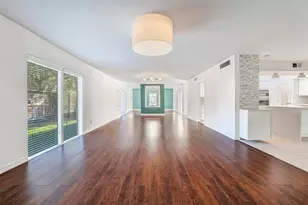 10630 Olympia Dr, Houston, TX 77042 - Photo 3