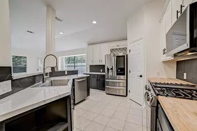 70 Camber Pine Place, The Woodlands, TX 77382 - Photo 5